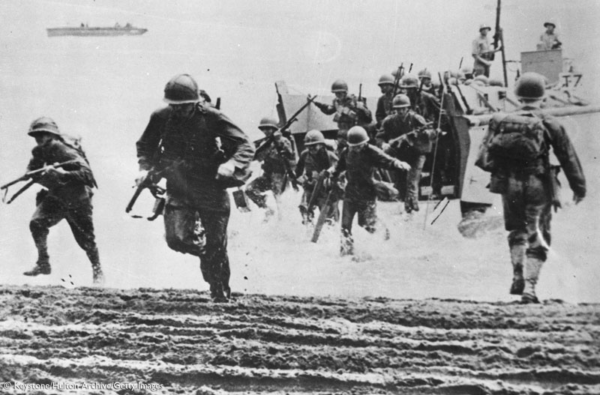 第二次世界大战诺曼底登陆日冲进诺曼底海滩