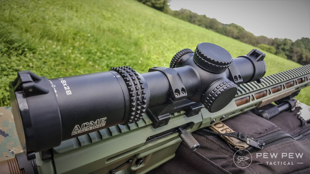 该ACME LPVO安装在一个包括34mm安装与瞄准镜盖